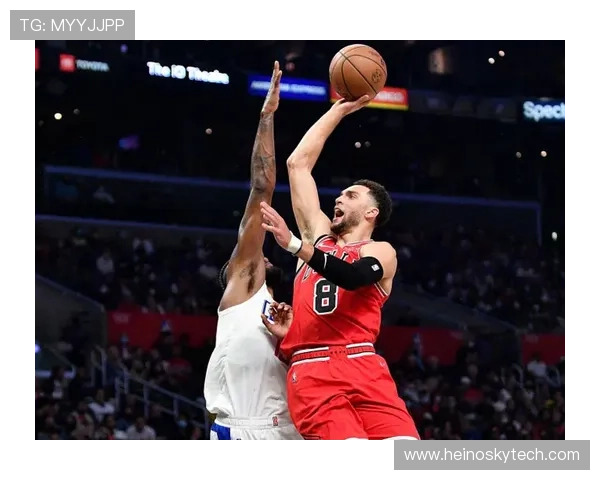 乔治复出表现平平上半场仅得7分3板状态待调整