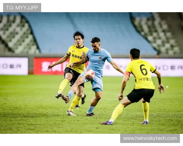 客胜三镇成功保级球迷热情迎接深圳新鹏城全队归来